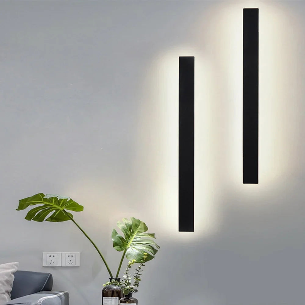 Linear Wall Lamp Black - Minimalist Elegance for Rovenature