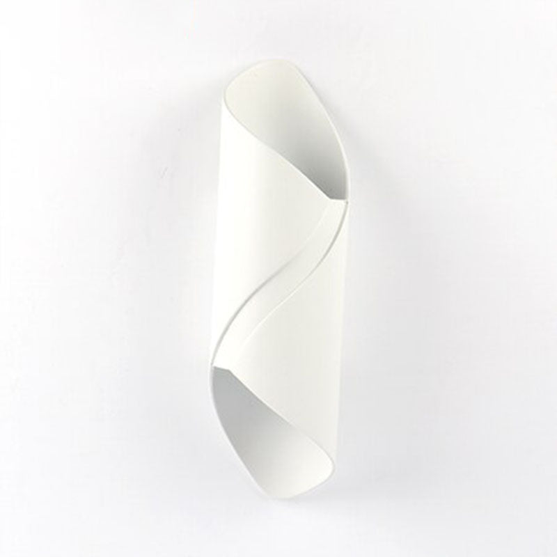 Rovenature Narrow White Wall Lamp