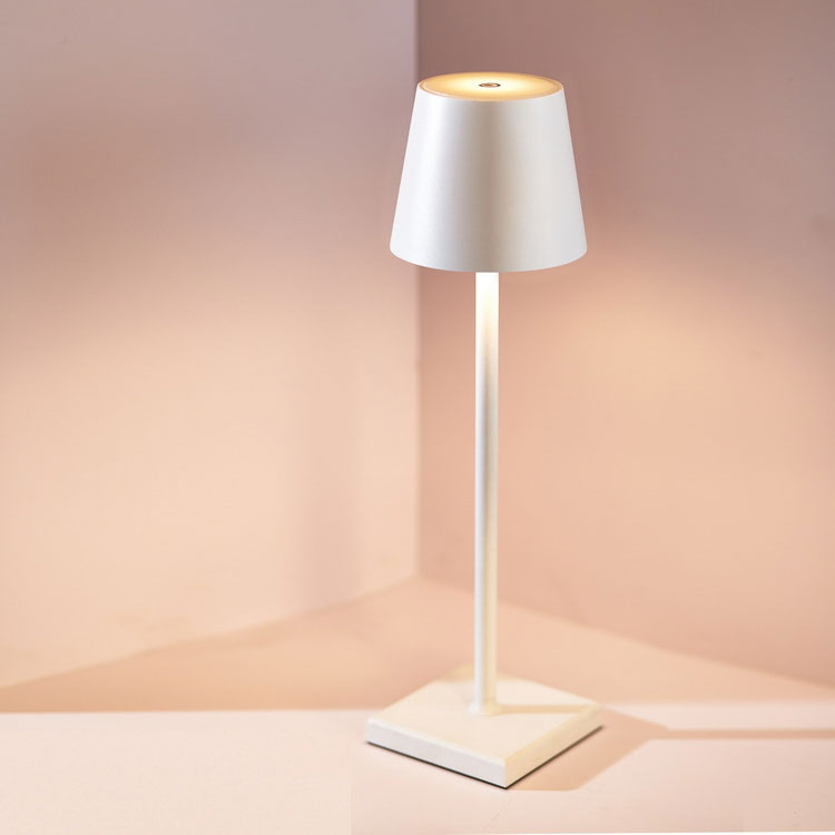 Rovenature - Wireless Rechargeable Table Lamp for Indoor and Outdoor Use